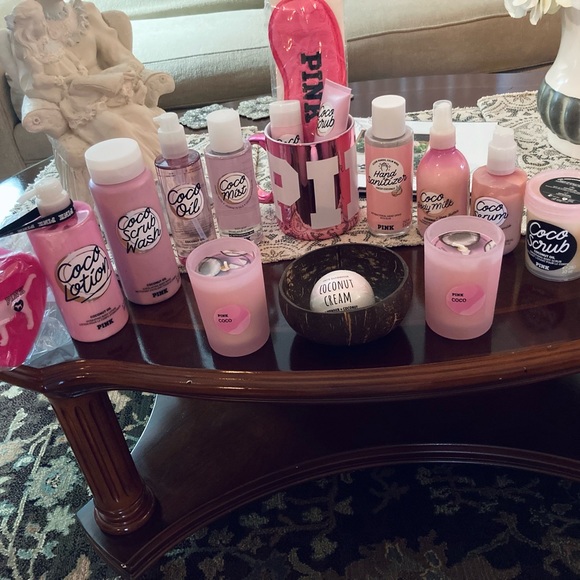 *****SOLD******VS PINK Ultimate Coco Bath & Body Bundle NWT - Picture 4 of 5